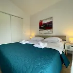 Mia 2 *